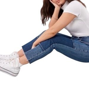 Hollister Vintage Stretch Curvy High-Rise Mom Jean